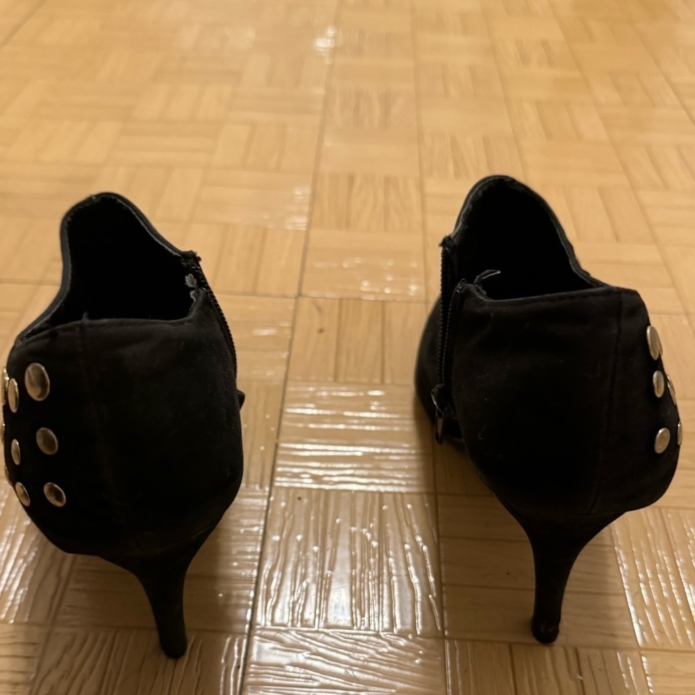 Black heeled booties with gold studs size 9 - Picture 7 of 11
